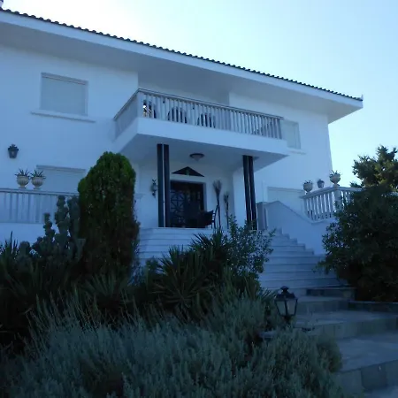 Βίλα Luxurious Beachfront In Evia
